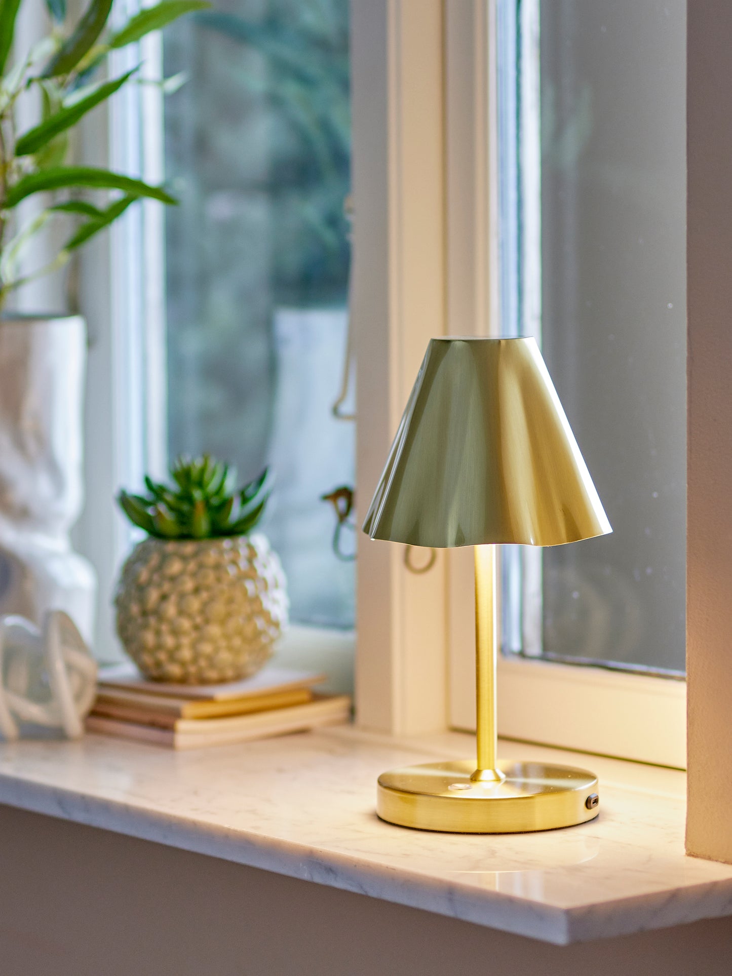 Lianna portabel bordslampa - Brass