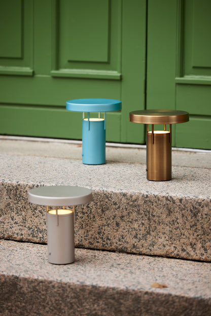 BringMe Portabla Lampa Mini Metallic Sand
