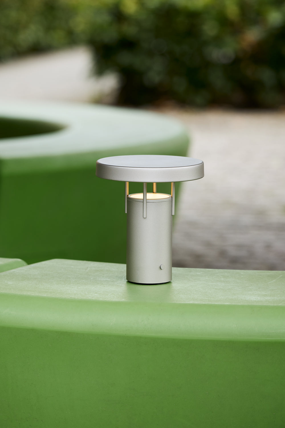 BringMe Portabla Lampa Mini Metallic Sand