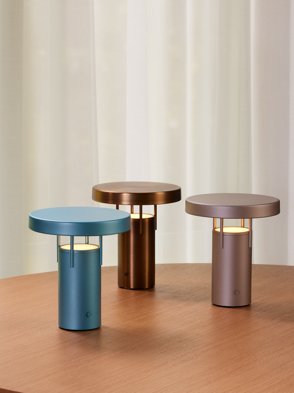BringMe Portabla Lampa Mini Metallic Sand